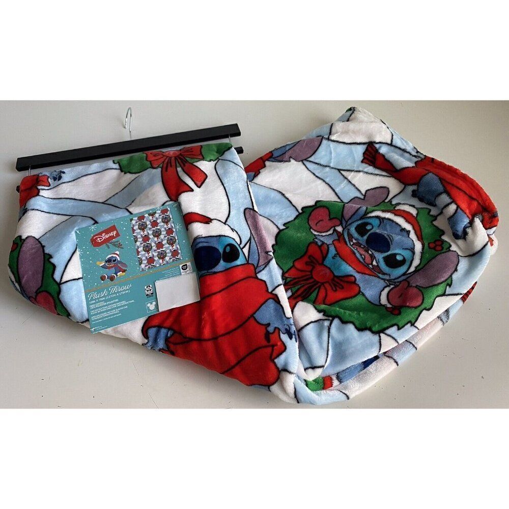 Disney Stitch Christmas Holiday Throw Blanket 50”x70” Wreath Santa Hat Scarf NEW